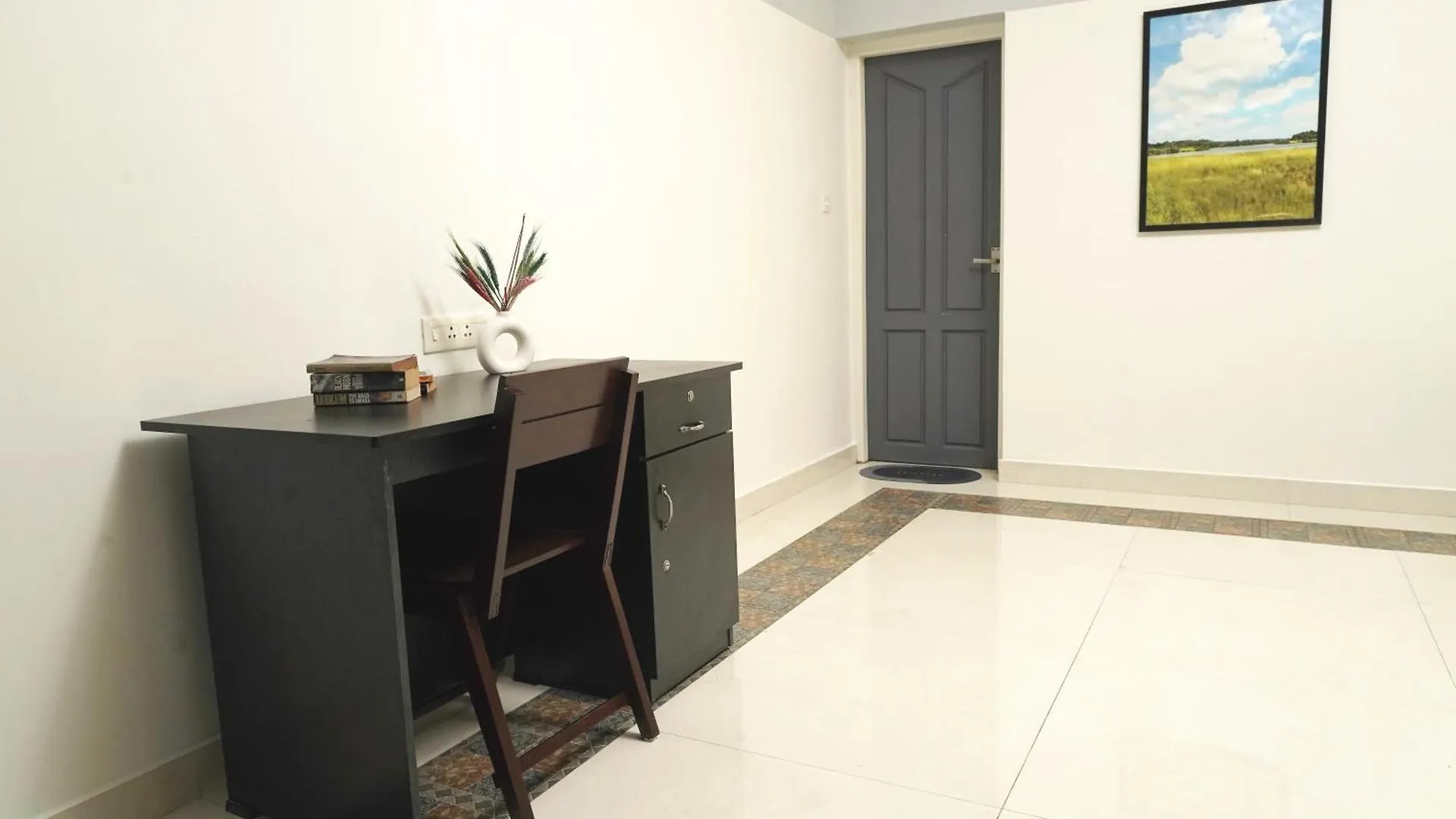 Проживание в семье Orange Valley Town Residency Тривандрум
