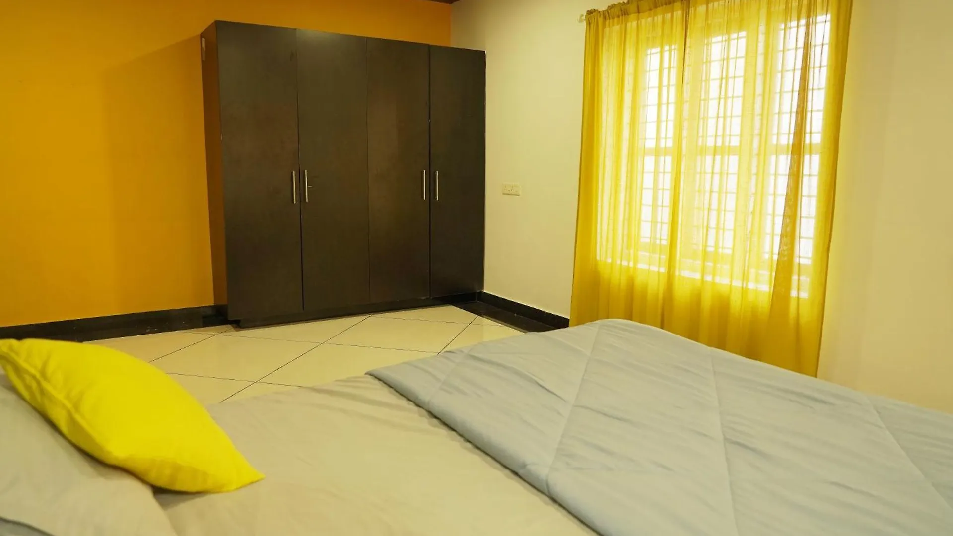 Orange Valley Town Residency Тривандрум Проживание в семье