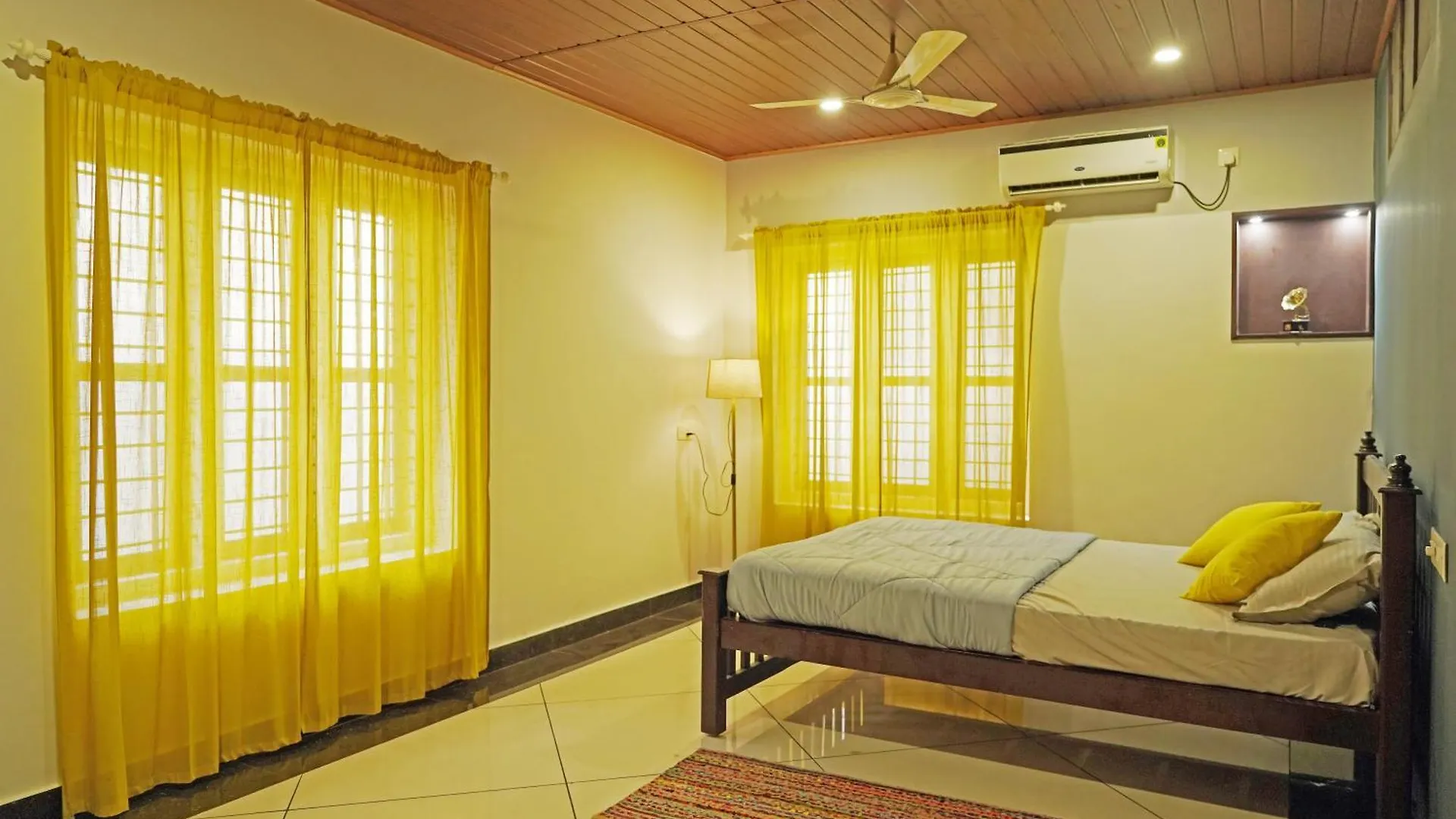 Orange Valley Town Residency Тривандрум Проживание в семье