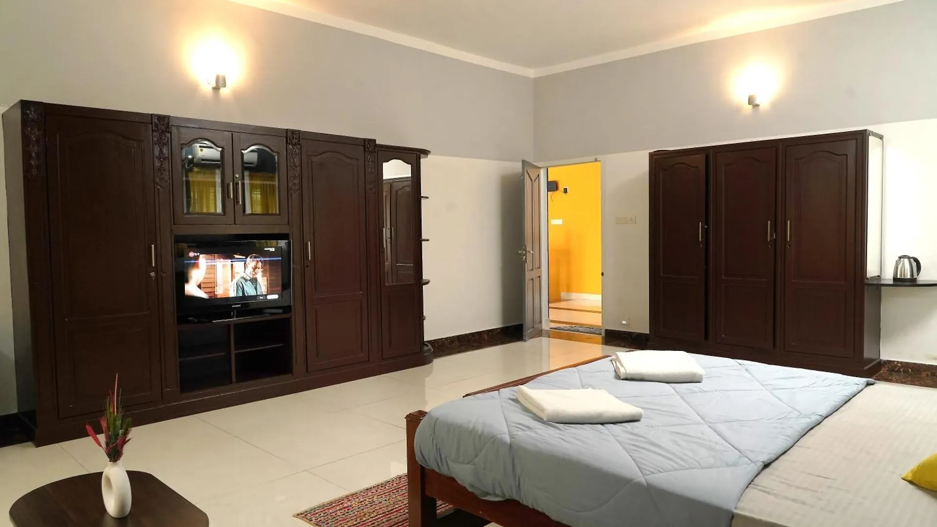Orange Valley Town Residency Тривандрум Проживание в семье